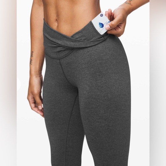 Lululemon Wunder Under High-Rise 1/2 Tight 17" Size 6 In Heathered Black - Picture 2 of 10